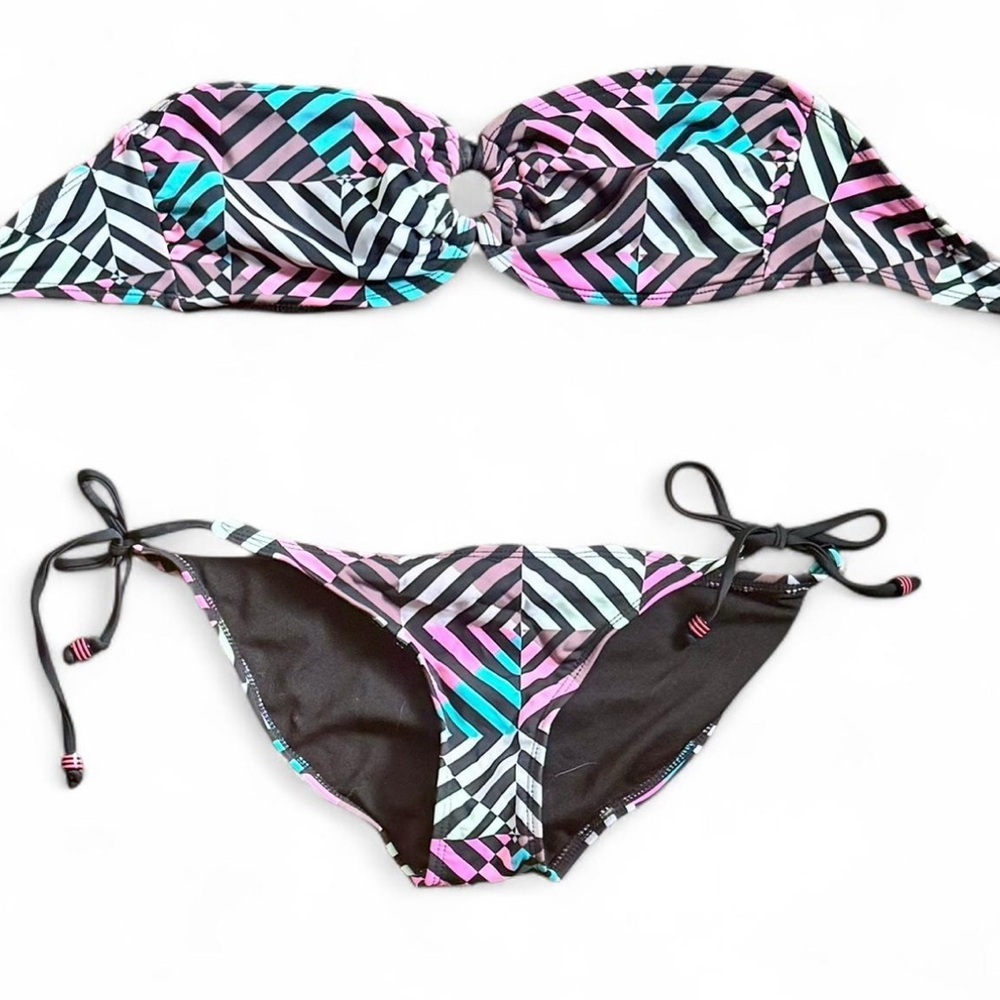 Geometric Patterned Bikini Set - Picture 1 of 4